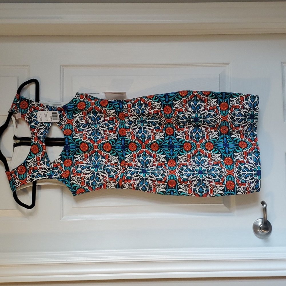 Bodycon keyhole dress